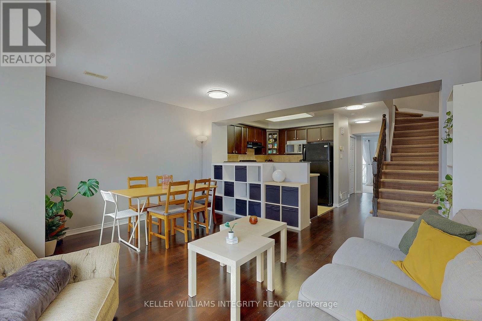 












10 - 638 REARDON

,
Ottawa,




Ontario
K1V2K9

