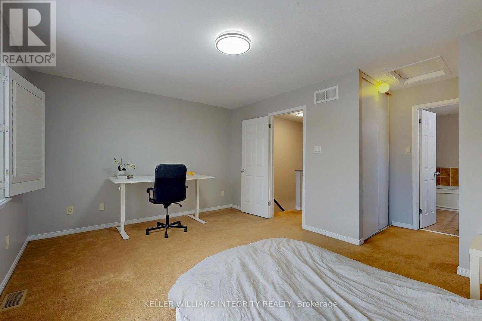 












10 - 638 REARDON

,
Ottawa,




Ontario
K1V2K9

