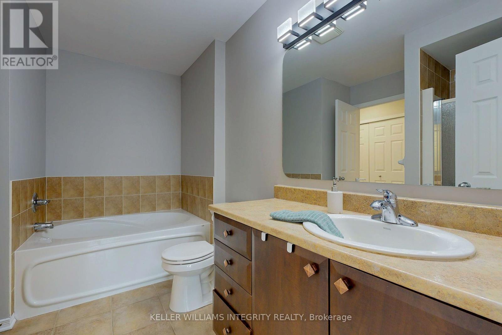 












10 - 638 REARDON

,
Ottawa,




Ontario
K1V2K9

