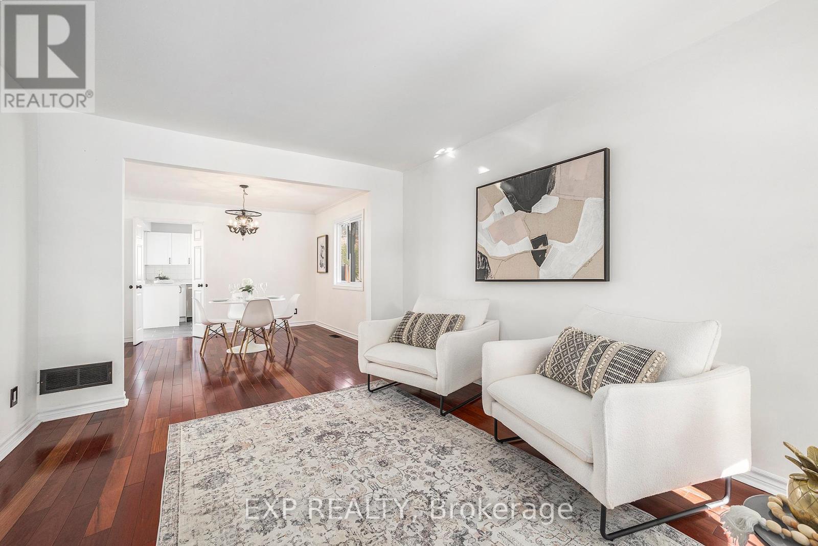 












33 BRIDLE PARK DRIVE

,
Ottawa,




Ontario
K2M2E2

