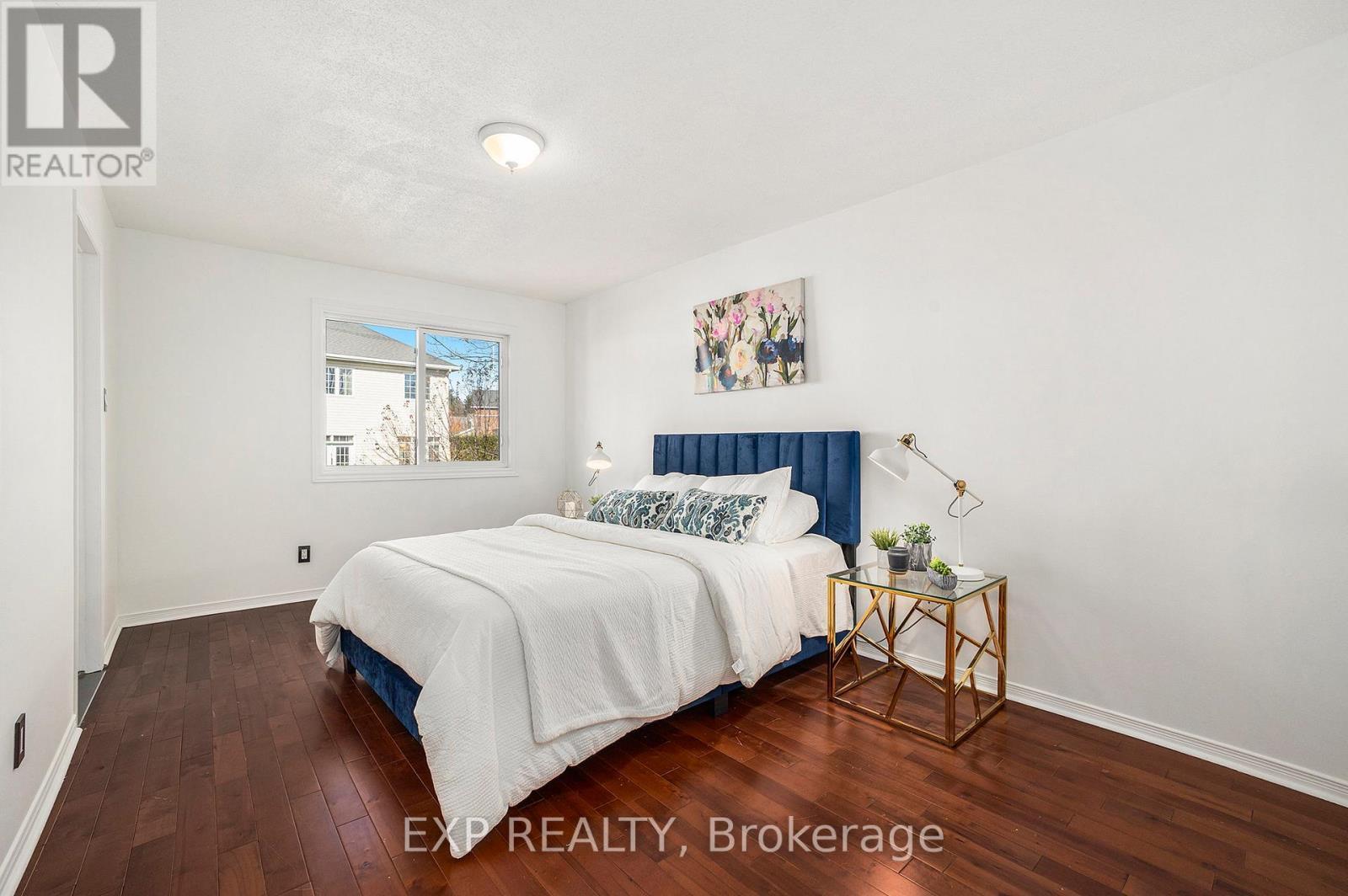 












33 BRIDLE PARK DRIVE

,
Ottawa,




Ontario
K2M2E2

