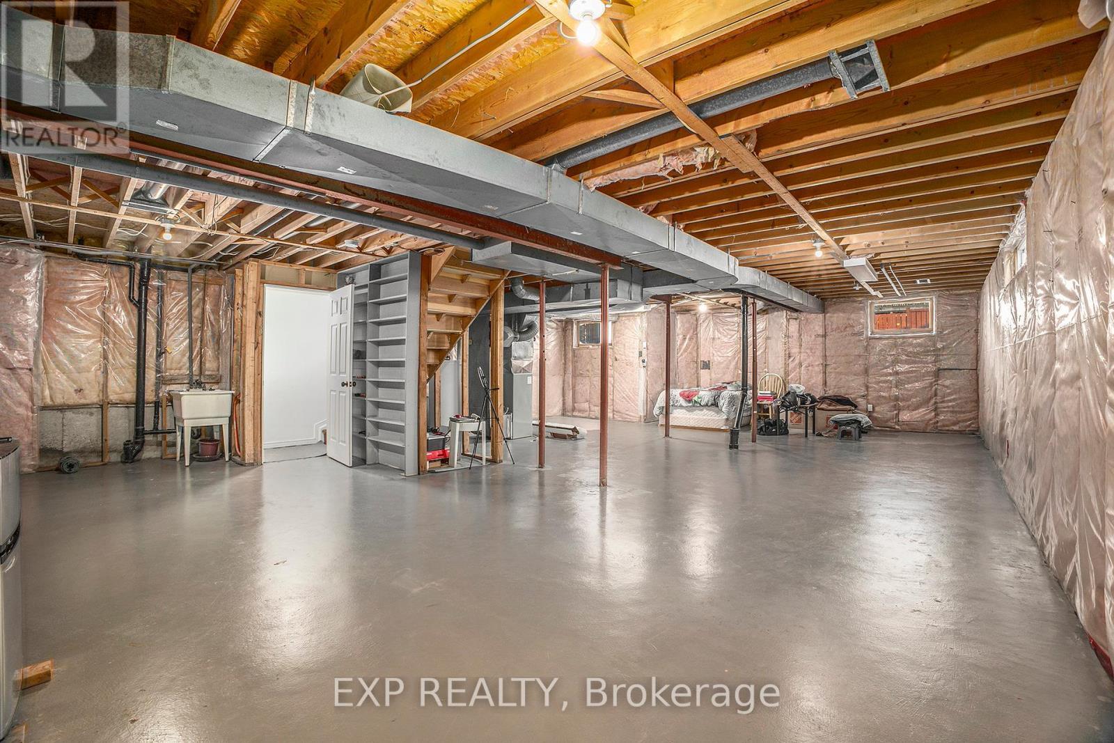 












33 BRIDLE PARK DRIVE

,
Ottawa,




Ontario
K2M2E2

