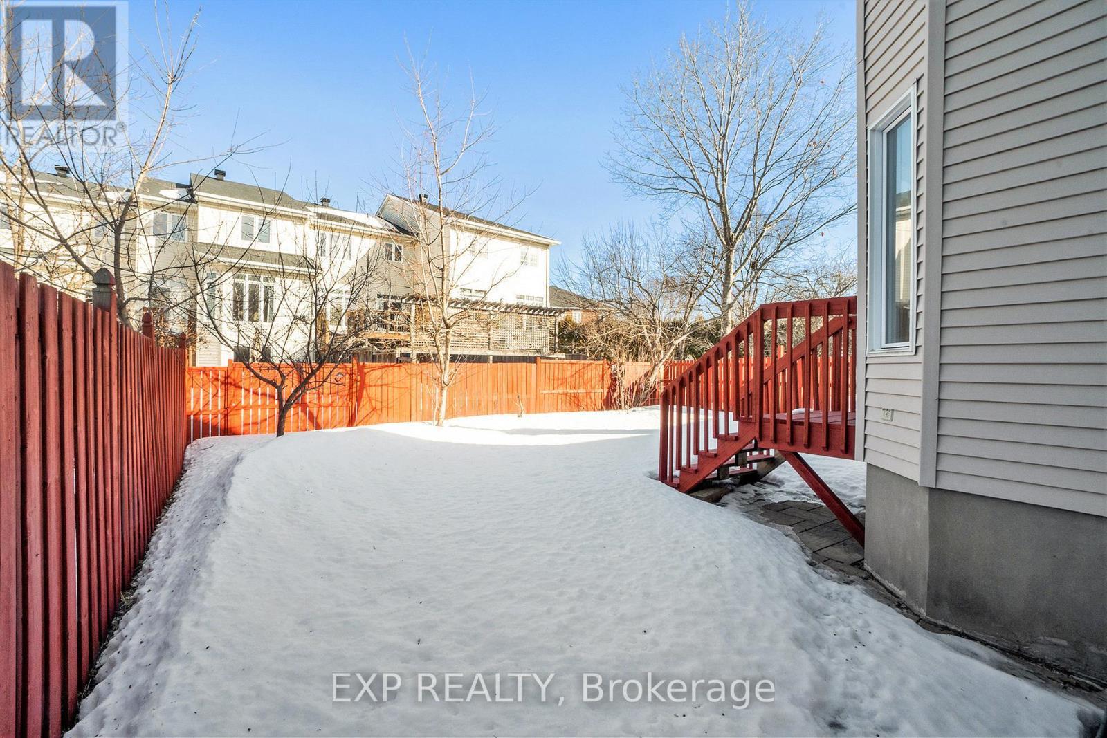 












33 BRIDLE PARK DRIVE

,
Ottawa,




Ontario
K2M2E2

