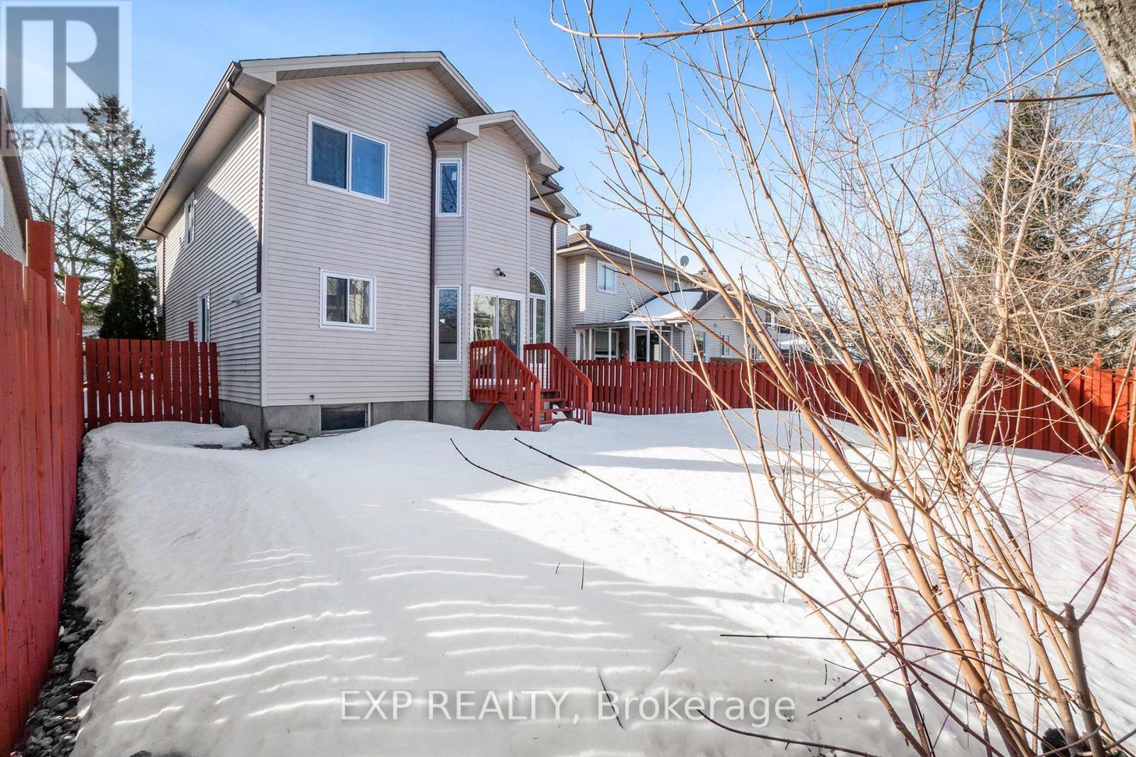 












33 BRIDLE PARK DRIVE

,
Ottawa,




Ontario
K2M2E2


