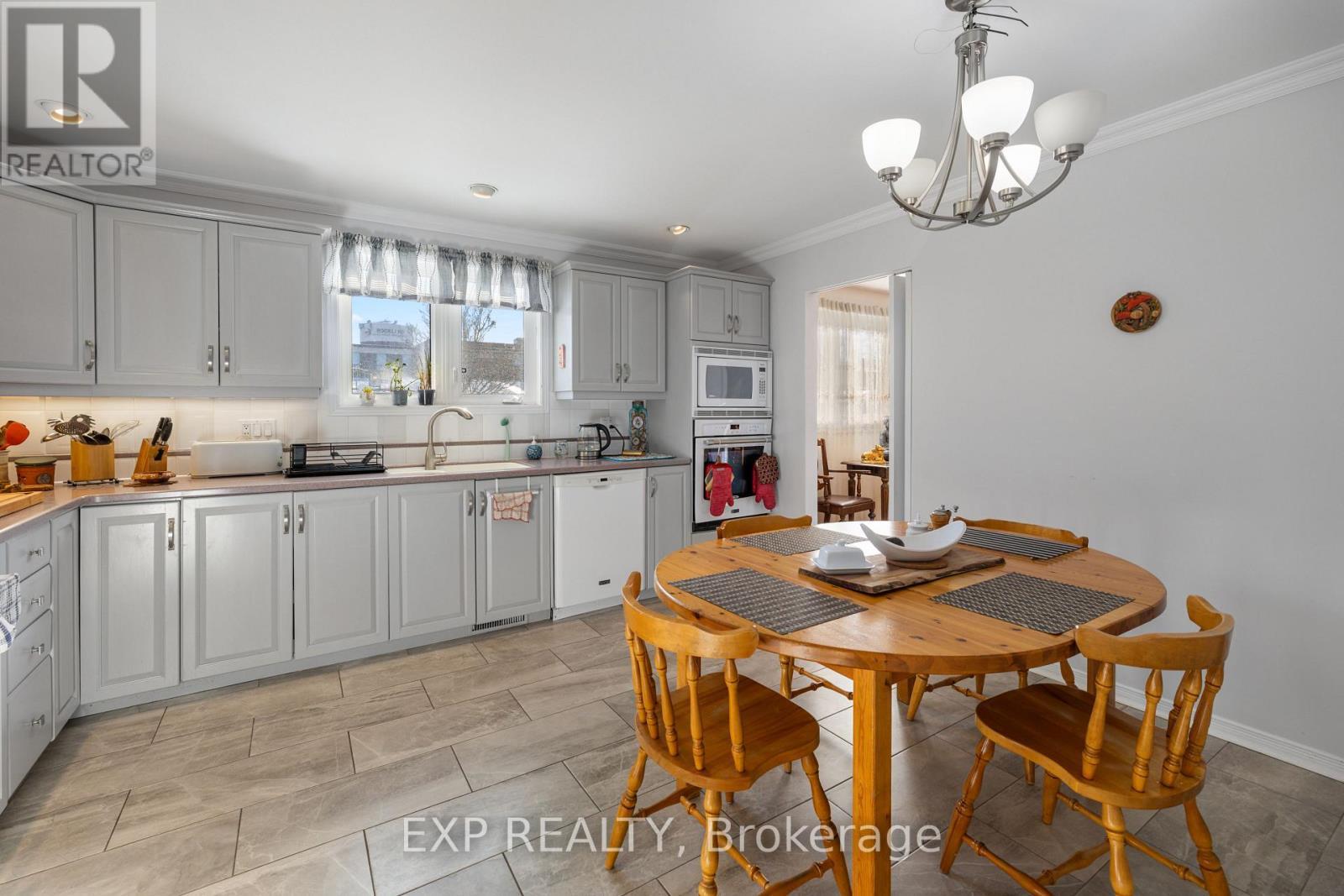 












1595 DU PARC AVENUE

,
Clarence-Rockland,




Ontario
K4K1C3

