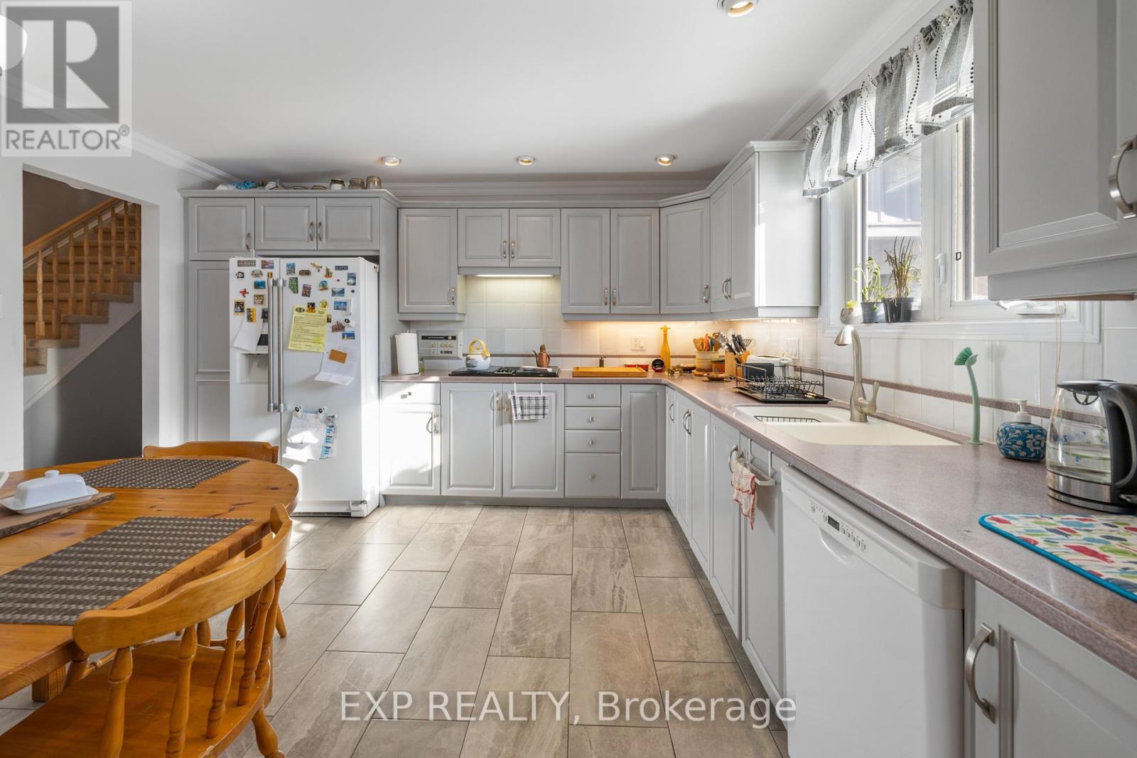 












1595 DU PARC AVENUE

,
Clarence-Rockland,




Ontario
K4K1C3

