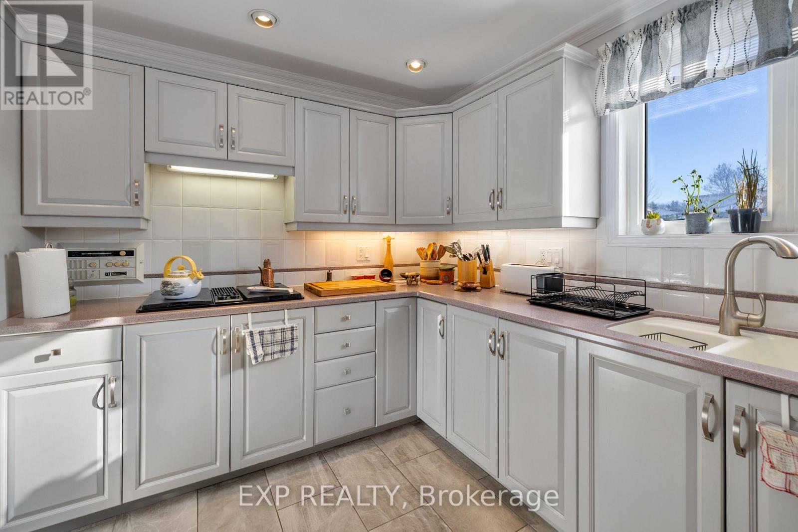 












1595 DU PARC AVENUE

,
Clarence-Rockland,




Ontario
K4K1C3

