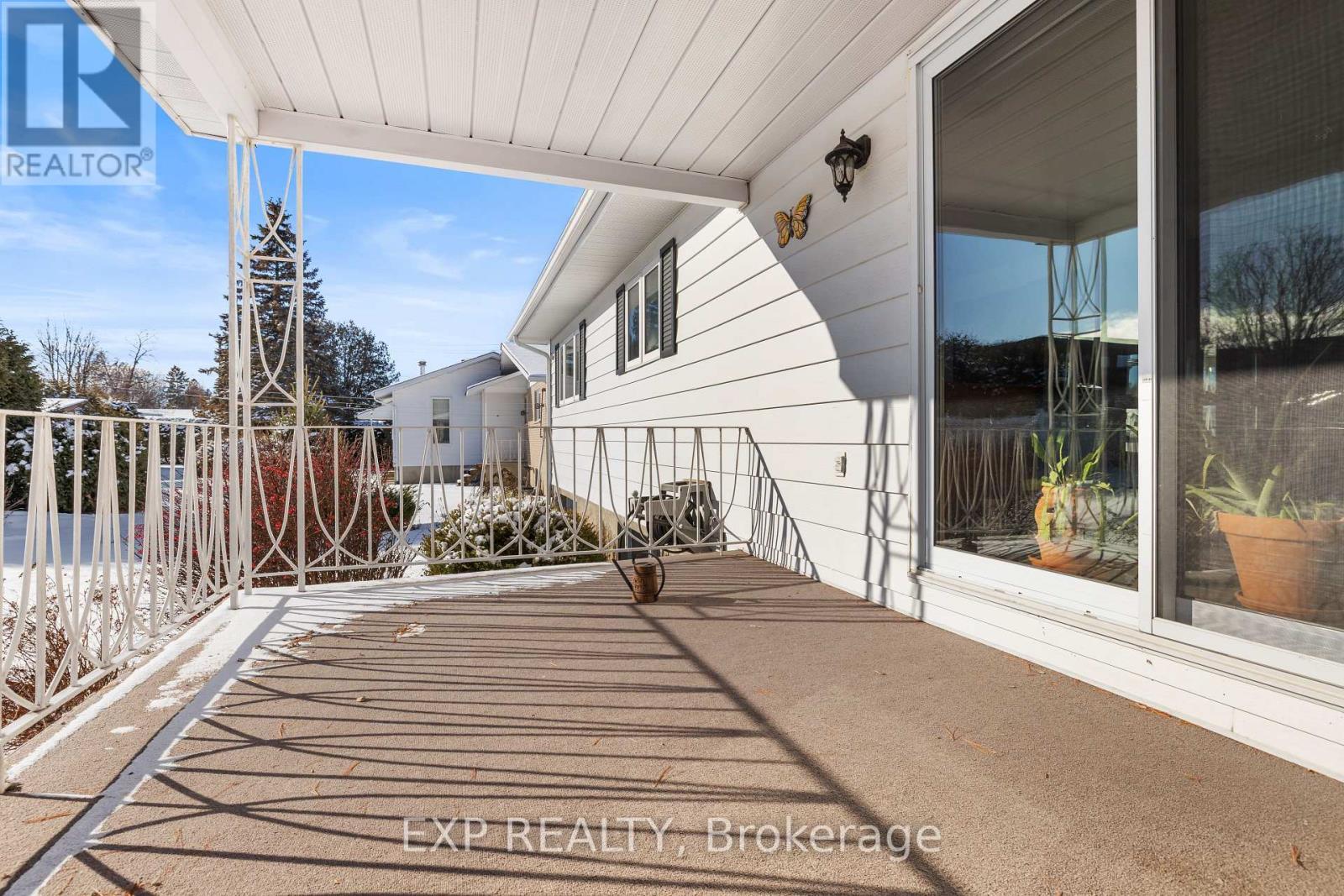 












1595 DU PARC AVENUE

,
Clarence-Rockland,




Ontario
K4K1C3

