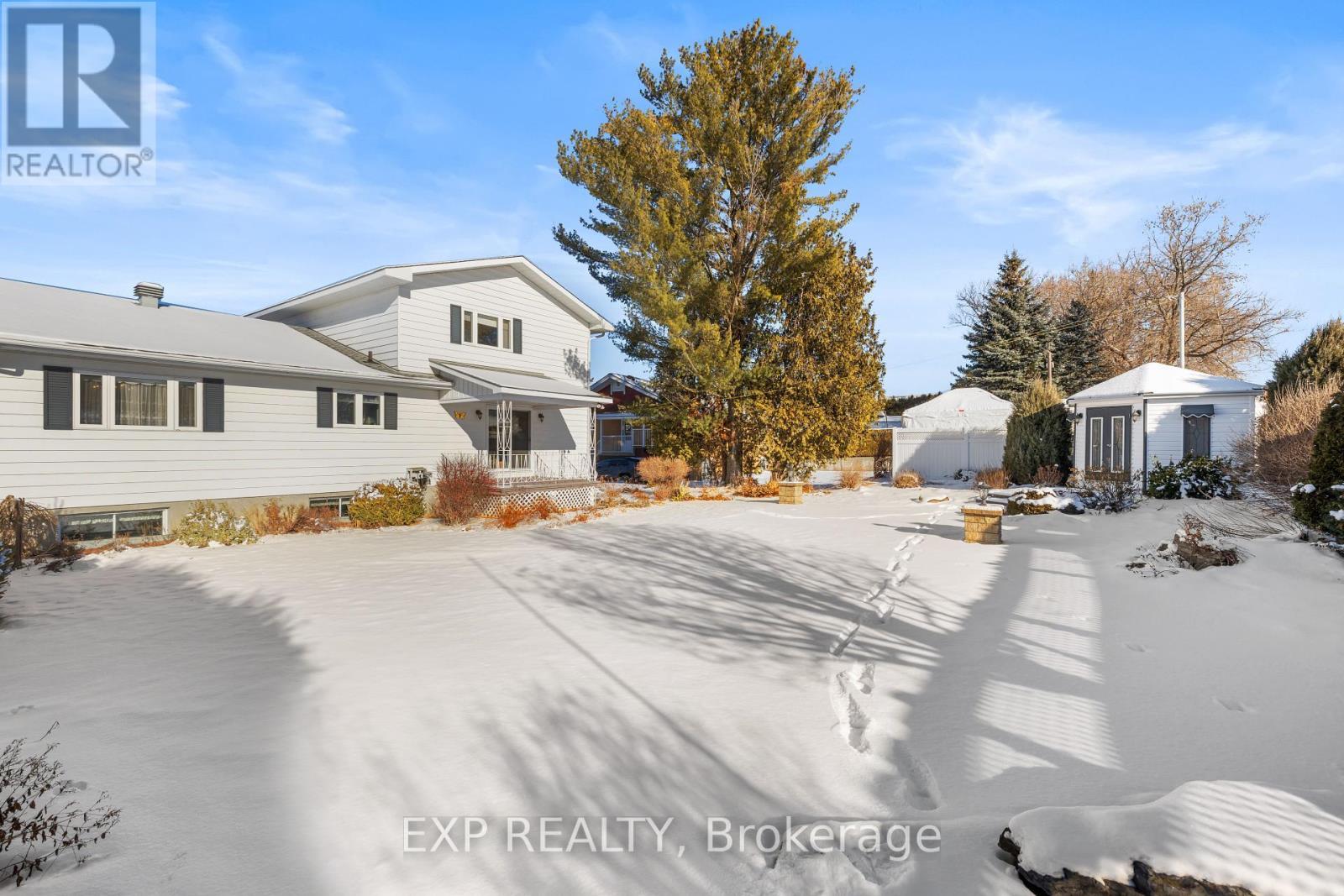 












1595 DU PARC AVENUE

,
Clarence-Rockland,




Ontario
K4K1C3

