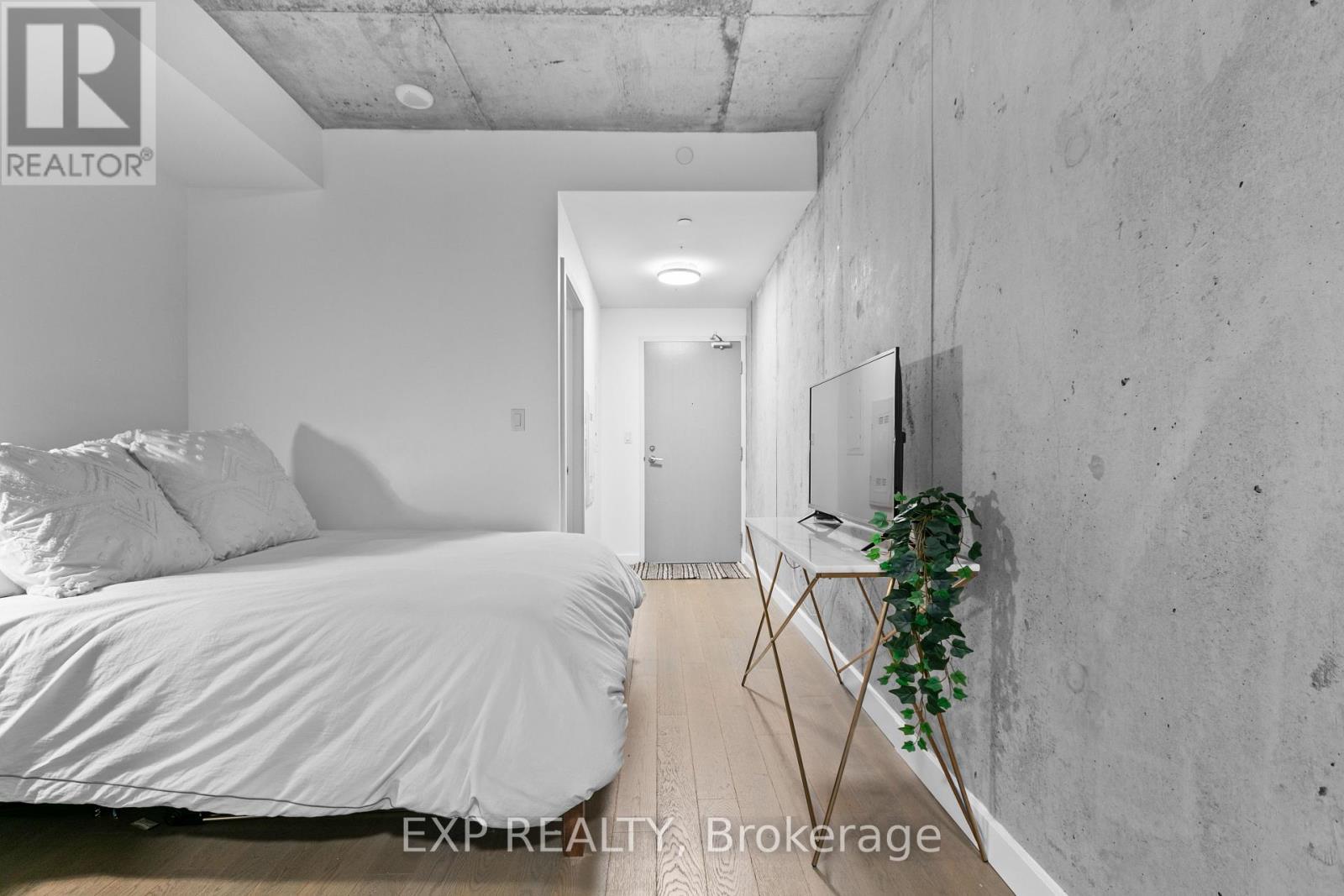 












1513 - 224 LYON STREET N

,
Ottawa,




Ontario
K1R0C1

