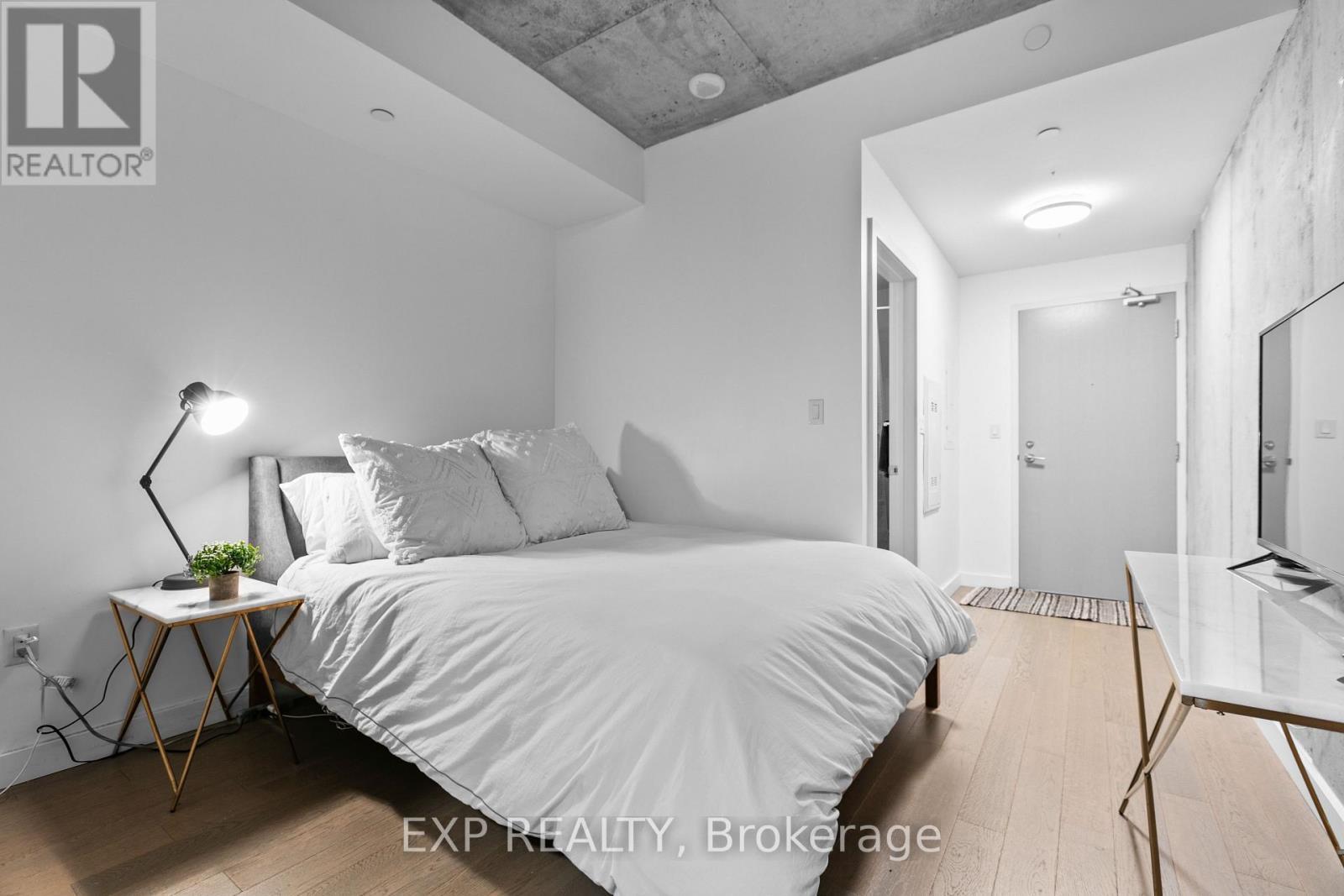 












1513 - 224 LYON STREET N

,
Ottawa,




Ontario
K1R0C1

