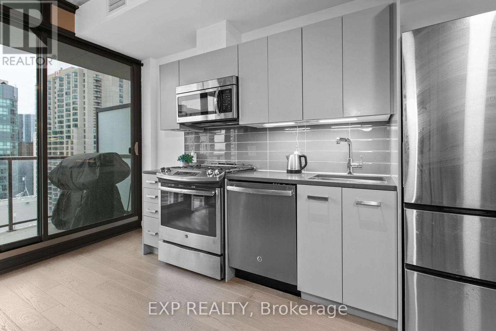 












1513 - 224 LYON STREET N

,
Ottawa,




Ontario
K1R0C1

