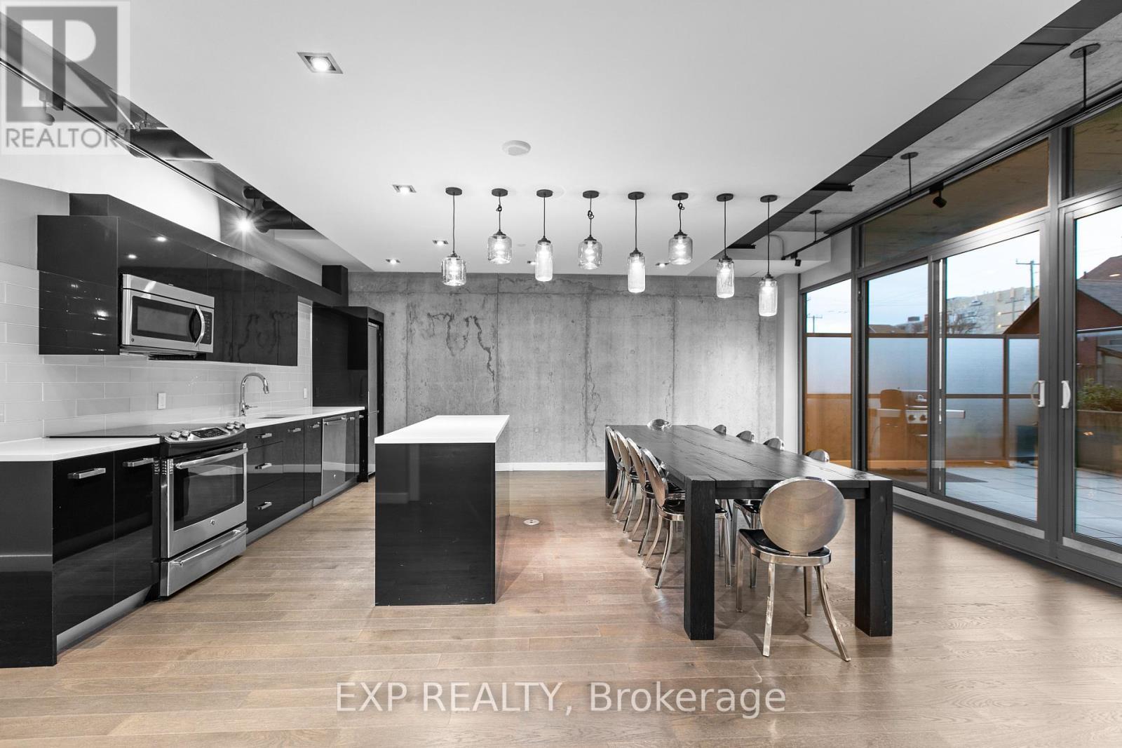 












1513 - 224 LYON STREET N

,
Ottawa,




Ontario
K1R0C1

