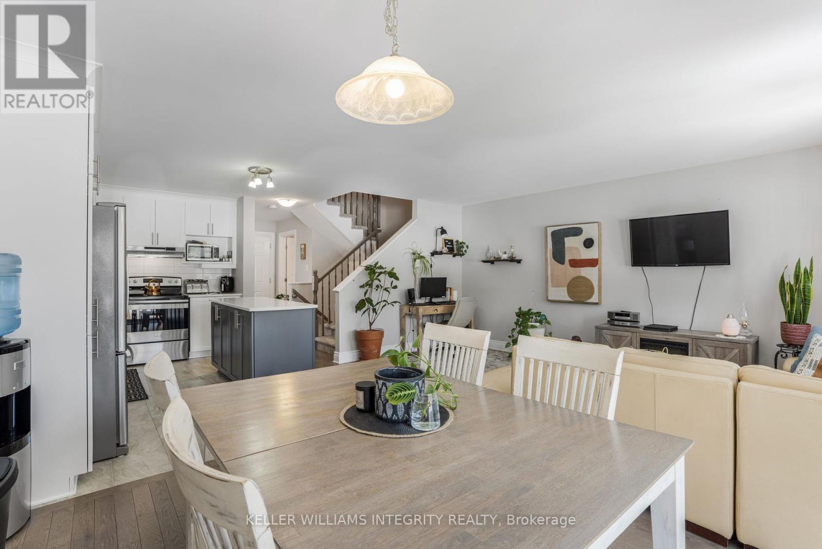 












229 DION AVENUE

,
Clarence-Rockland,




Ontario
K4K0M2

