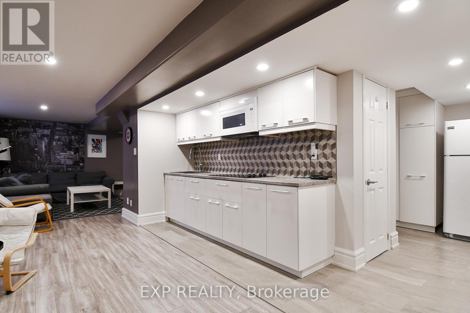












3616 ALBION ROAD S

,
Ottawa,




Ontario
K1T1A3

