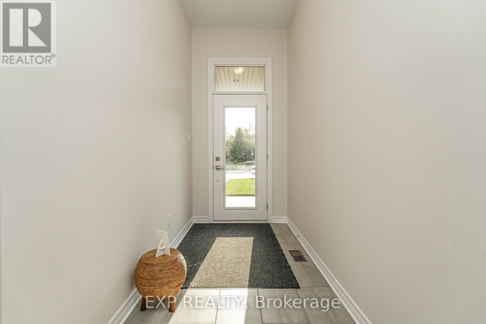 












304 OAKMONT DRIVE

,
North Grenville,




Ontario
K0G1J0

