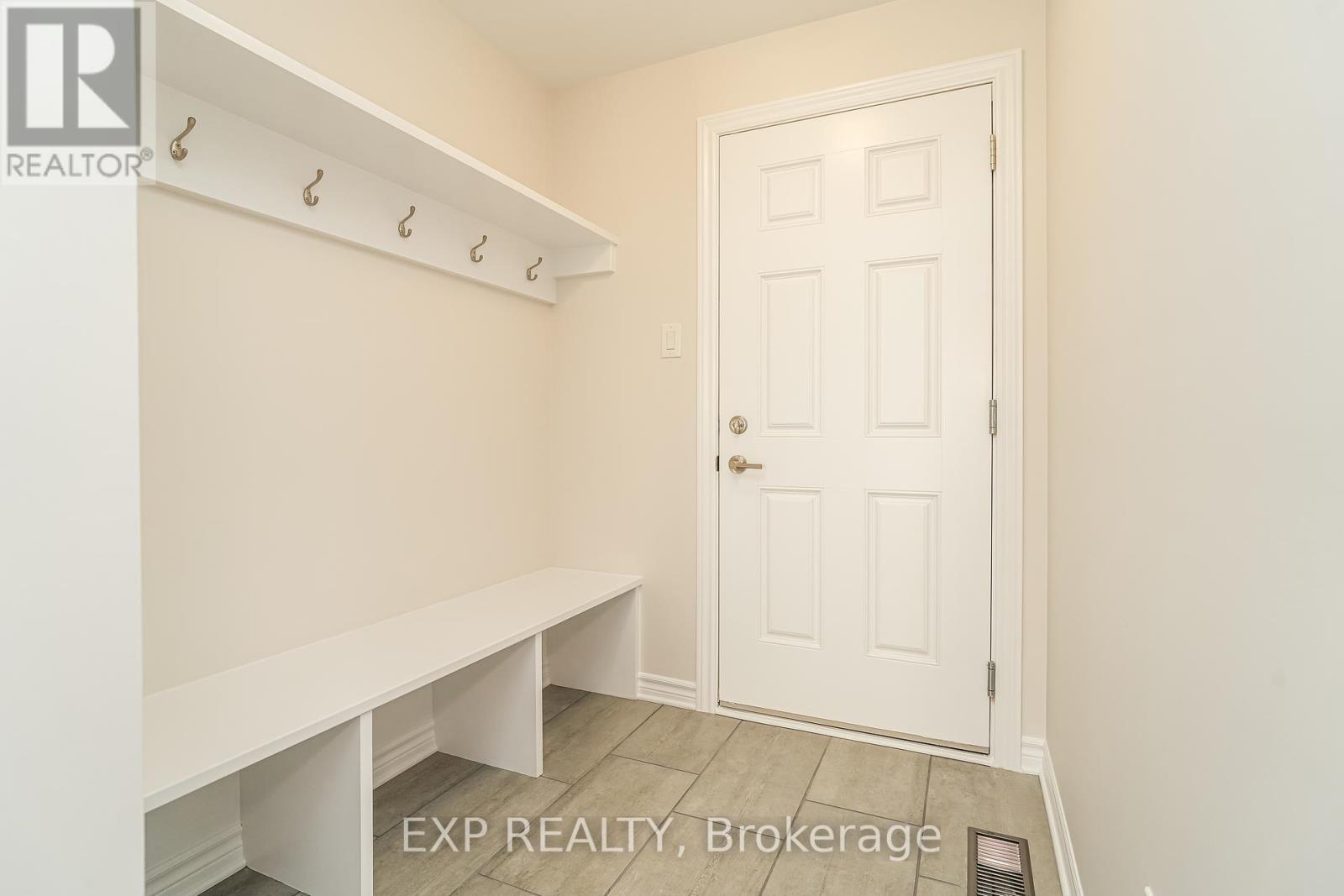 












304 OAKMONT DRIVE

,
North Grenville,




Ontario
K0G1J0

