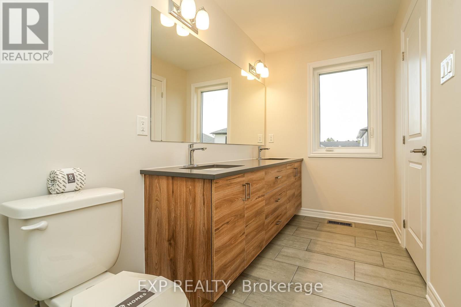 












304 OAKMONT DRIVE

,
North Grenville,




Ontario
K0G1J0


