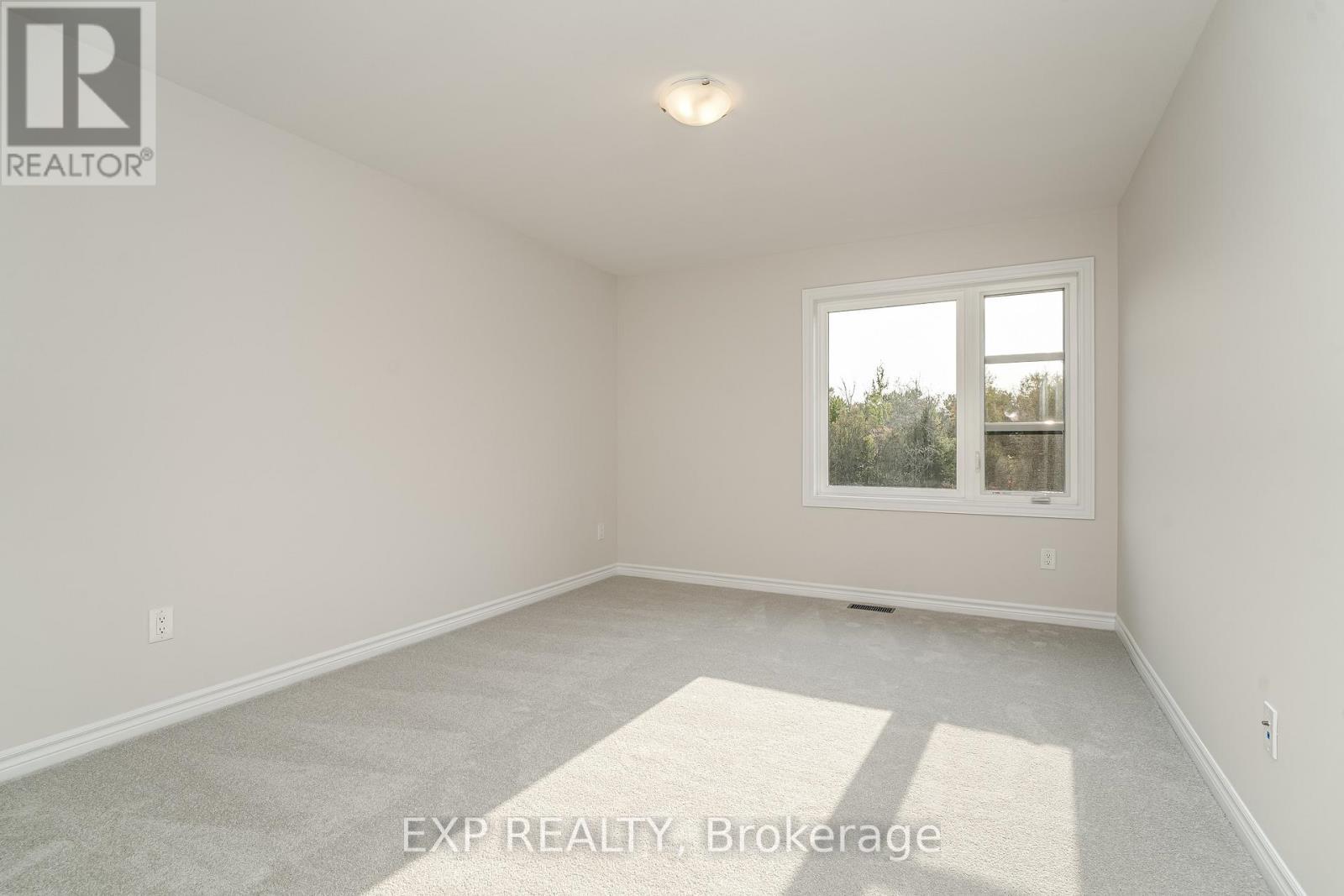 












304 OAKMONT DRIVE

,
North Grenville,




Ontario
K0G1J0

