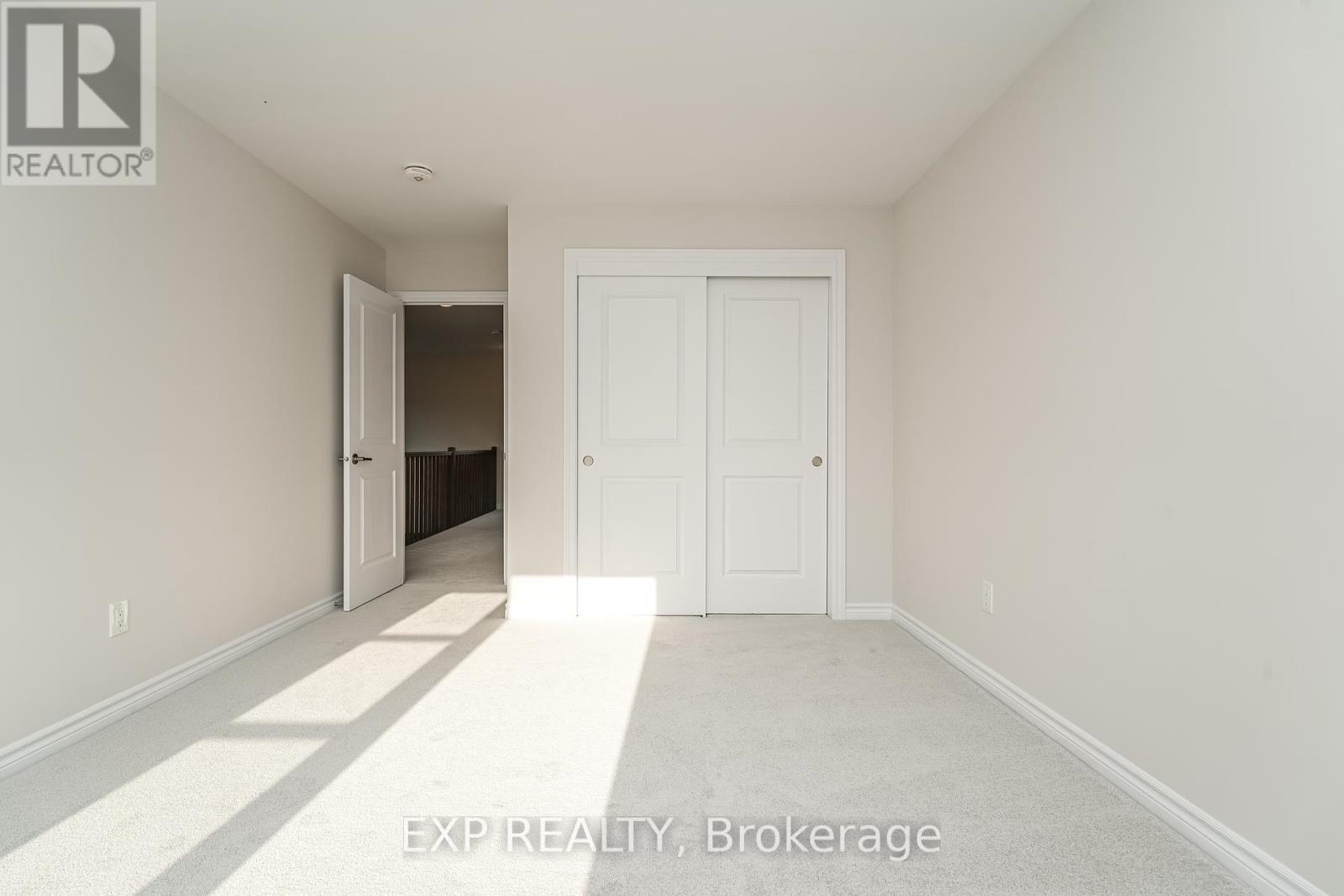 












304 OAKMONT DRIVE

,
North Grenville,




Ontario
K0G1J0


