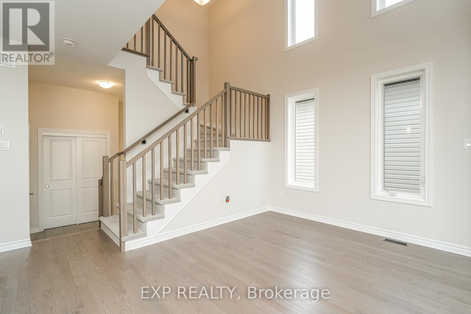 












304 OAKMONT DRIVE

,
North Grenville,




Ontario
K0G1J0

