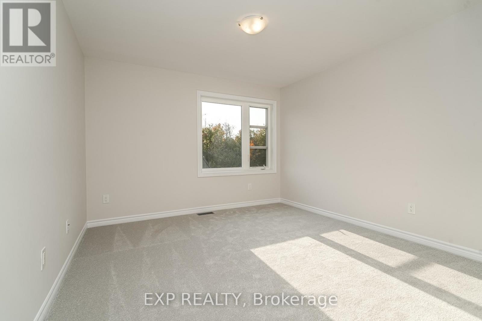 












304 OAKMONT DRIVE

,
North Grenville,




Ontario
K0G1J0

