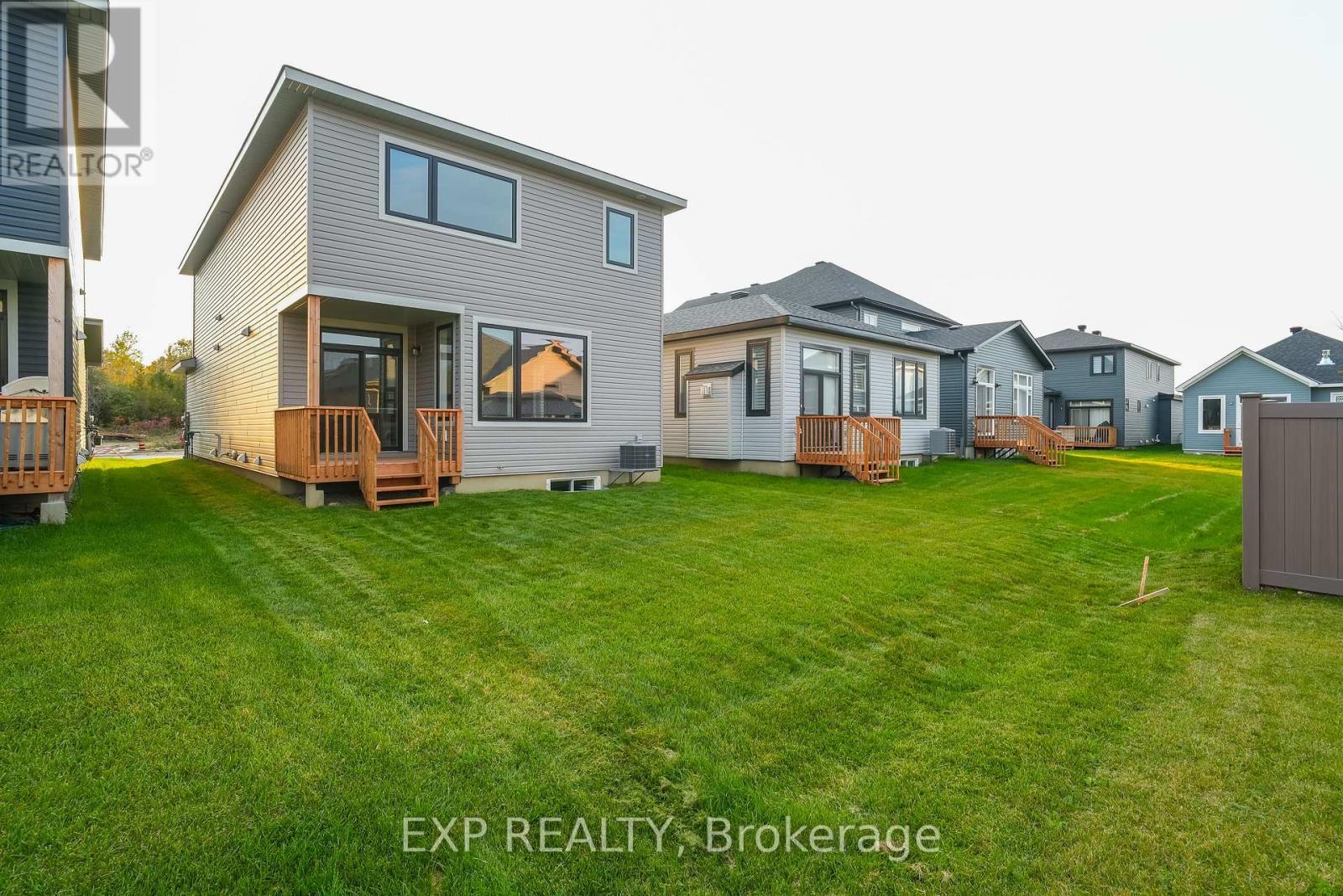 












304 OAKMONT DRIVE

,
North Grenville,




Ontario
K0G1J0

