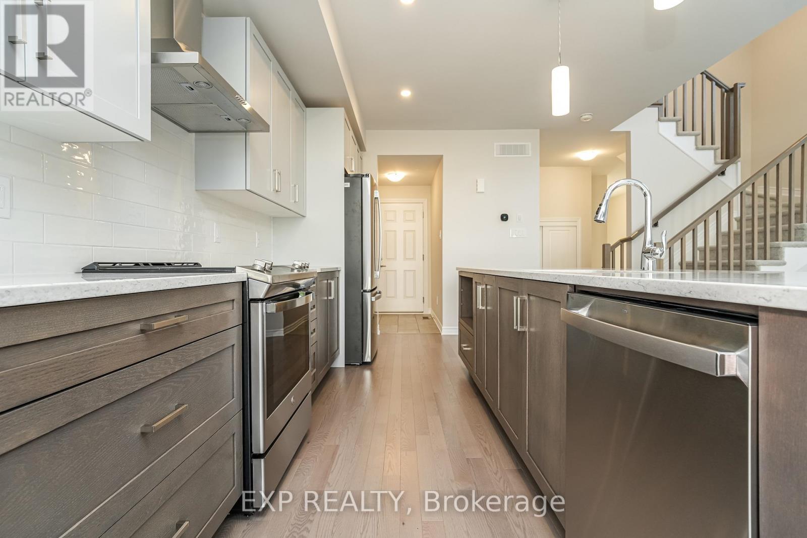 












304 OAKMONT DRIVE

,
North Grenville,




Ontario
K0G1J0

