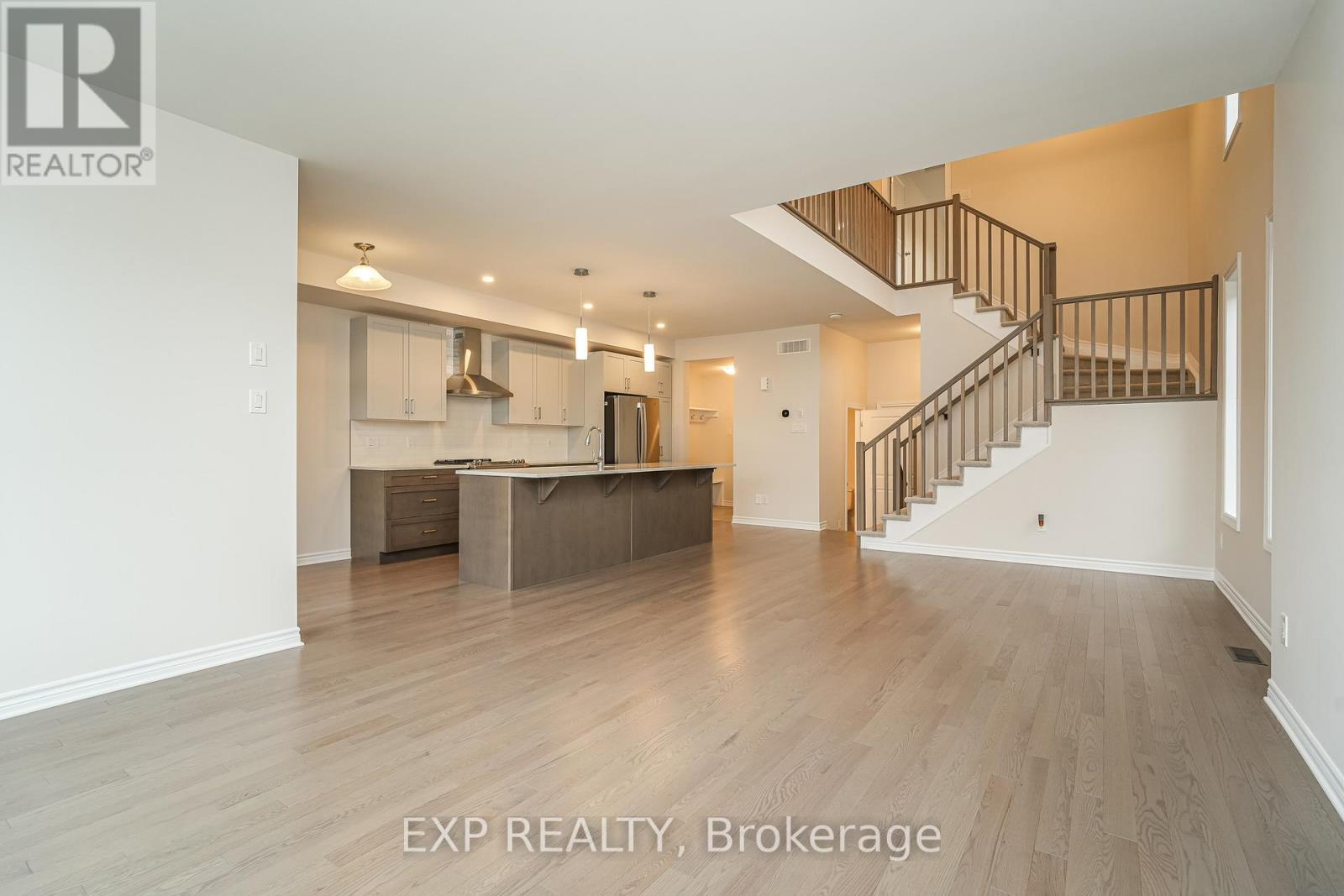 












304 OAKMONT DRIVE

,
North Grenville,




Ontario
K0G1J0

