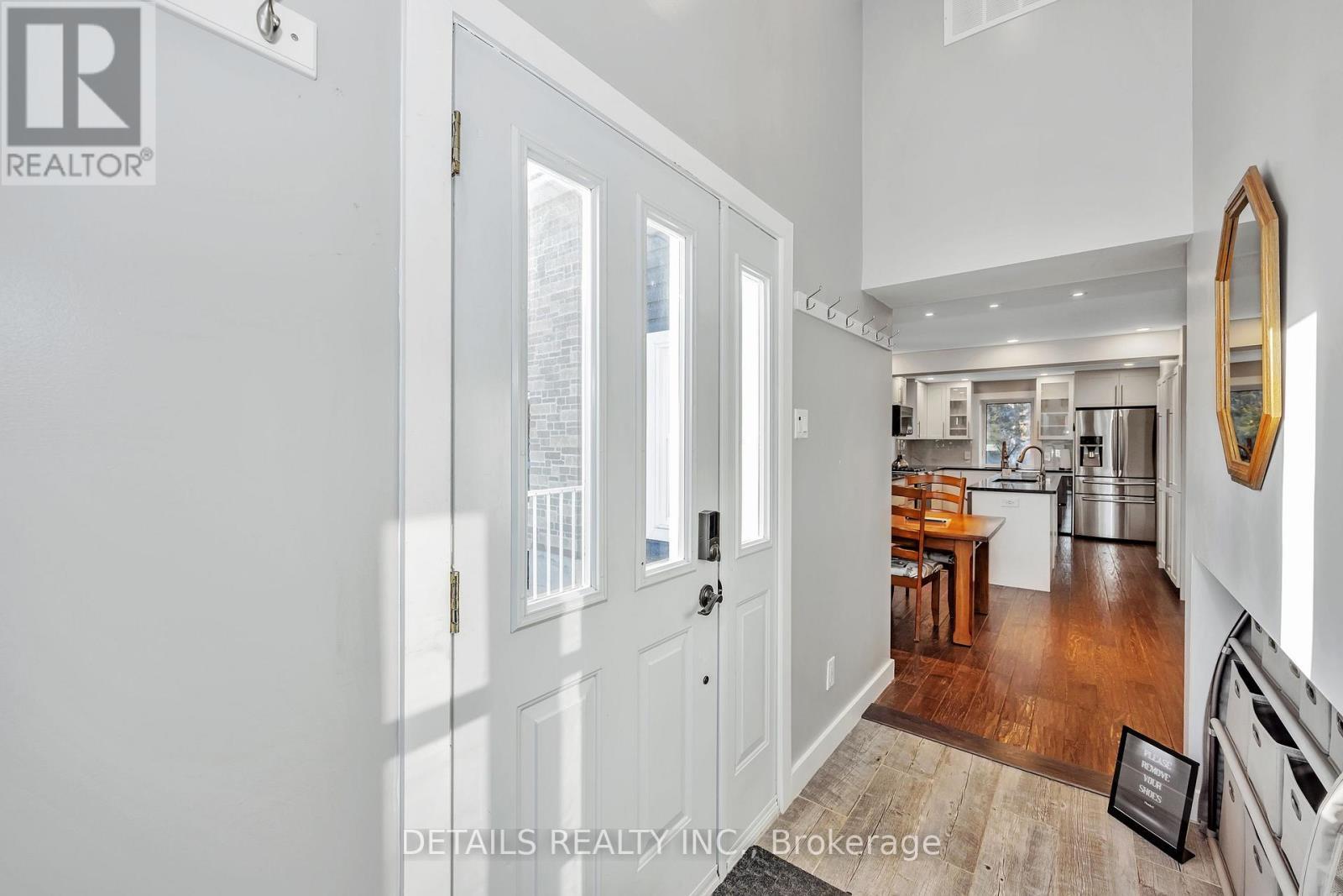 












84 EASTPARK DRIVE

,
Ottawa,




Ontario
K1B4A4

