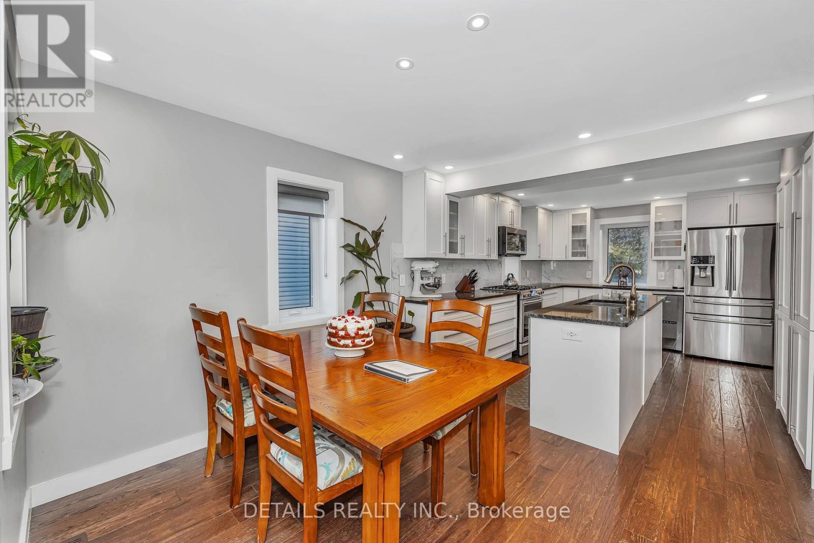 












84 EASTPARK DRIVE

,
Ottawa,




Ontario
K1B4A4


