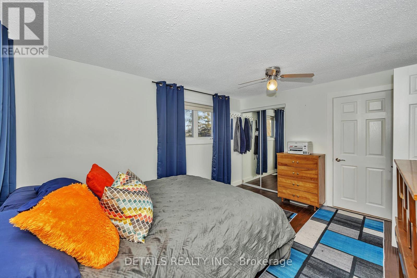 












84 EASTPARK DRIVE

,
Ottawa,




Ontario
K1B4A4

