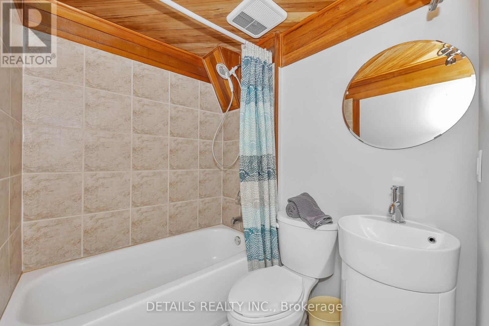 












84 EASTPARK DRIVE

,
Ottawa,




Ontario
K1B4A4

