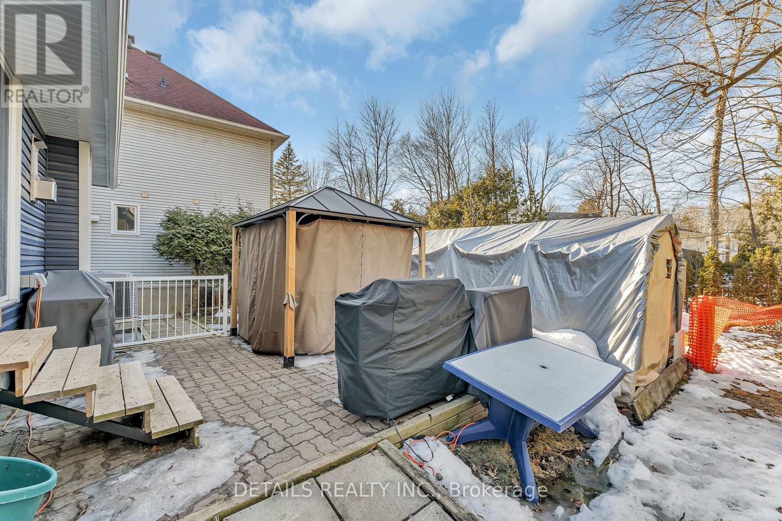 












84 EASTPARK DRIVE

,
Ottawa,




Ontario
K1B4A4


