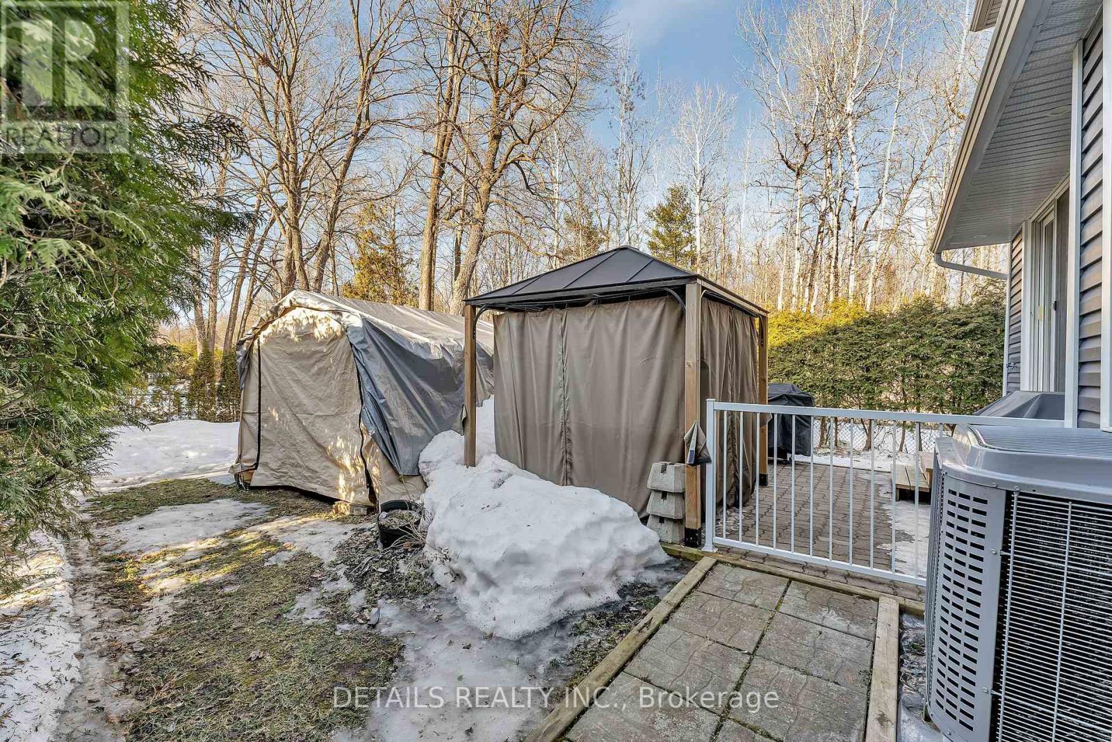 












84 EASTPARK DRIVE

,
Ottawa,




Ontario
K1B4A4

