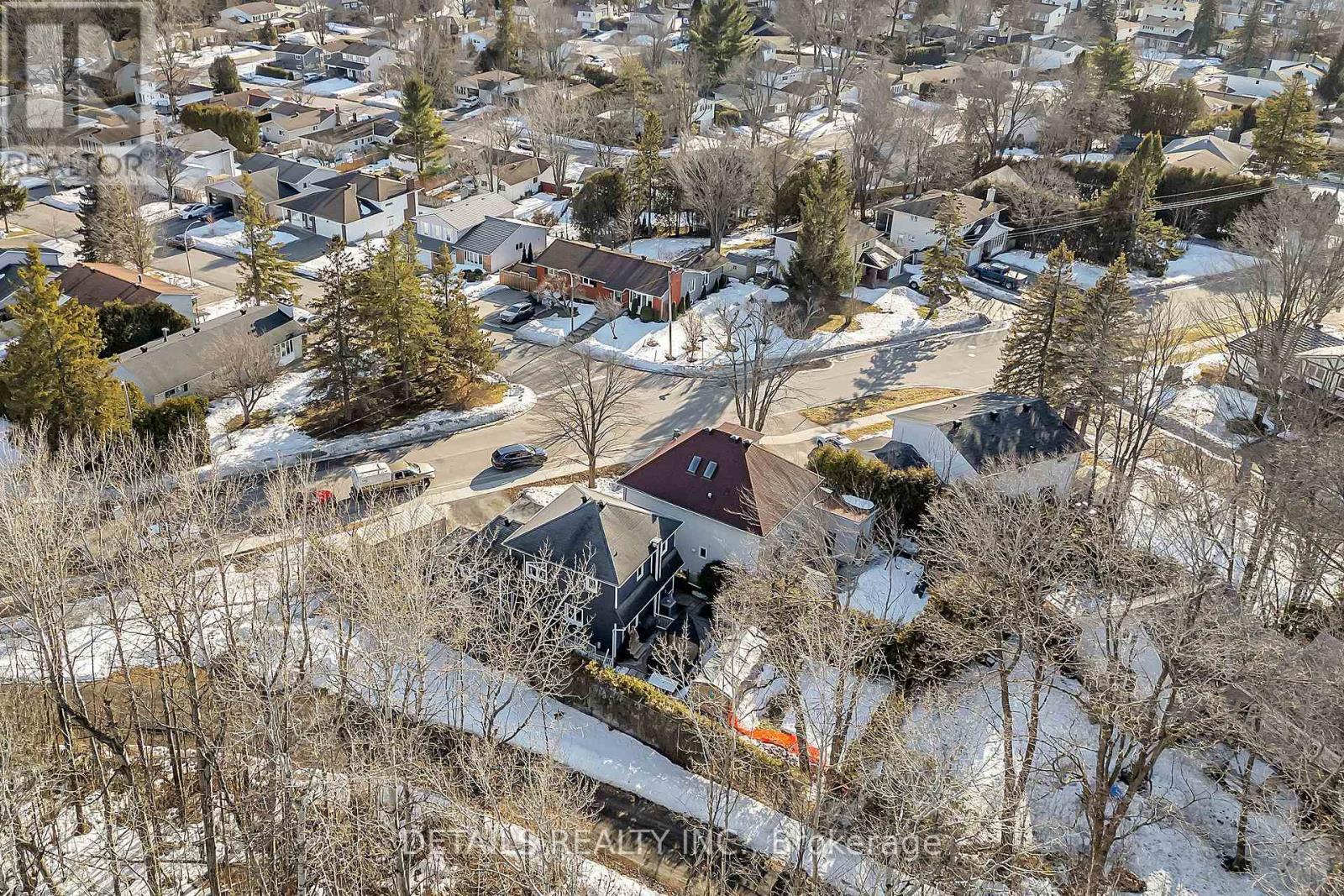 












84 EASTPARK DRIVE

,
Ottawa,




Ontario
K1B4A4

