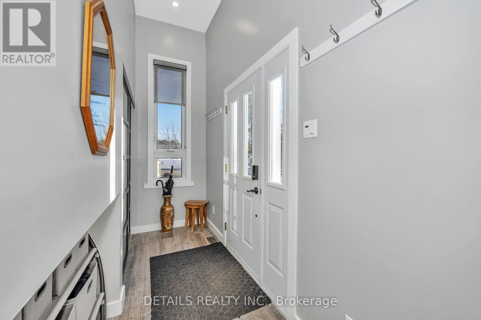 












84 EASTPARK DRIVE

,
Ottawa,




Ontario
K1B4A4


