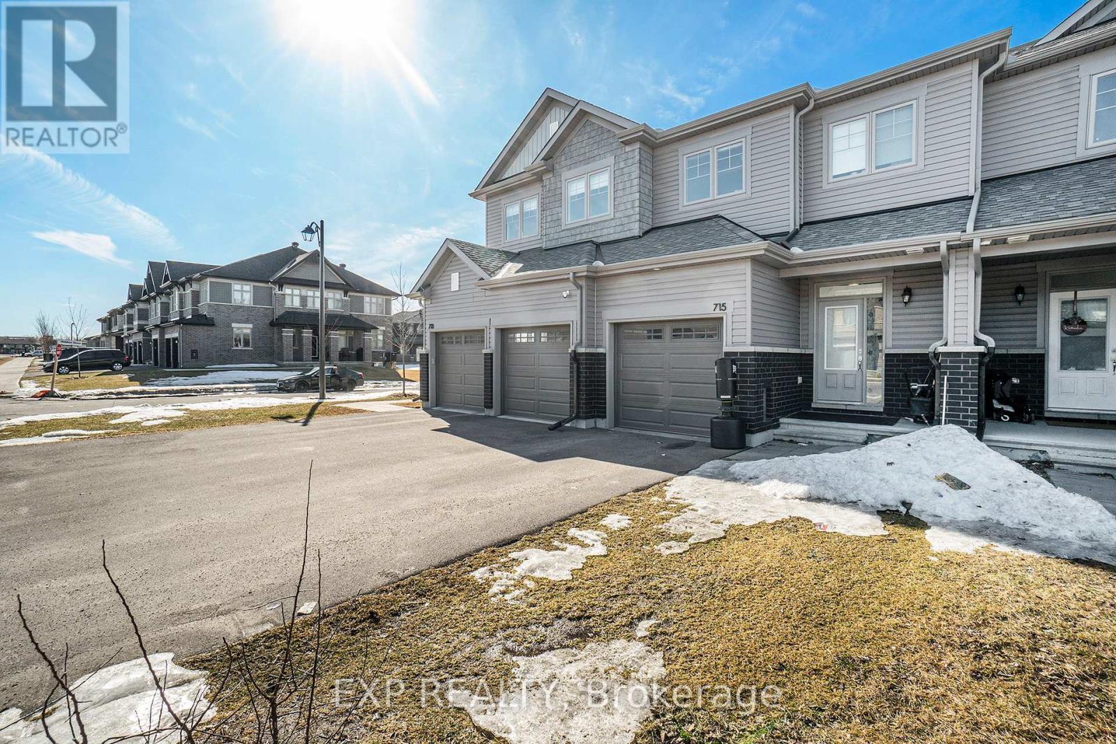 












715 MIIKANA ROAD

,
Ottawa,




Ontario
K1X0E5

