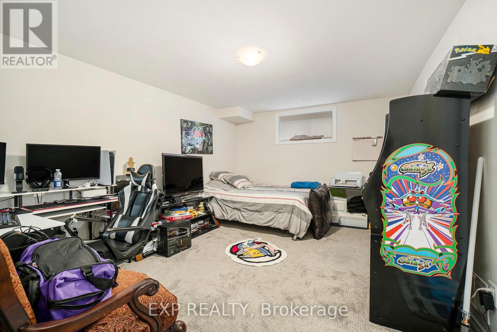 












715 MIIKANA ROAD

,
Ottawa,




Ontario
K1X0E5

