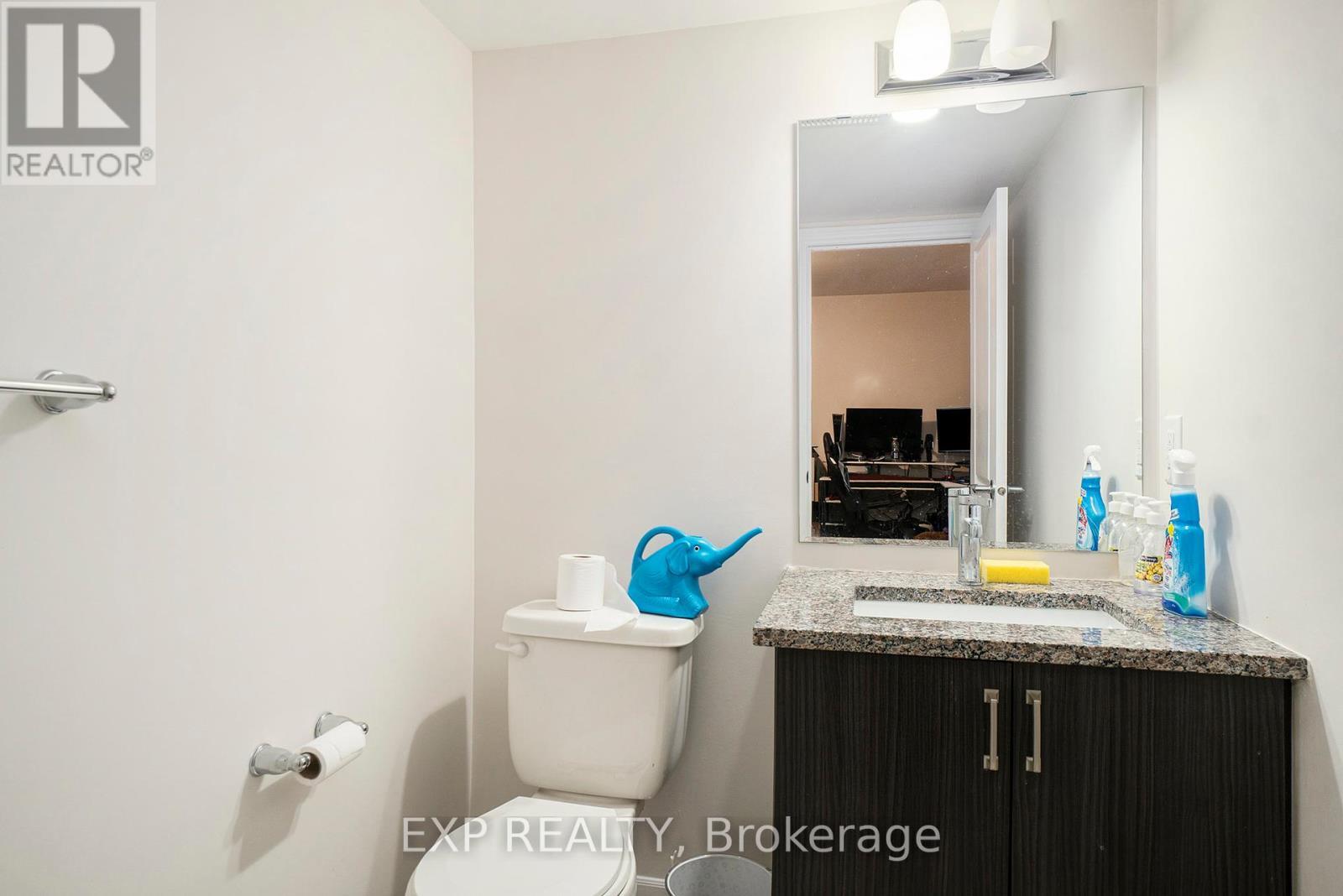 












715 MIIKANA ROAD

,
Ottawa,




Ontario
K1X0E5

