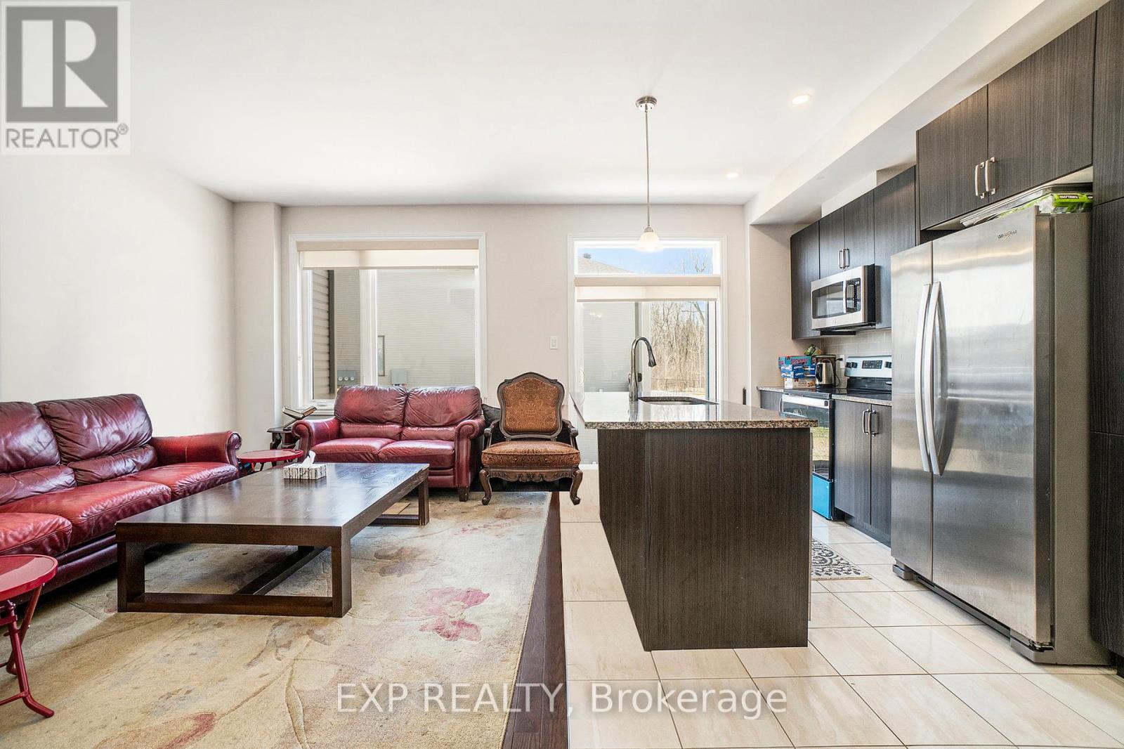 












715 MIIKANA ROAD

,
Ottawa,




Ontario
K1X0E5

