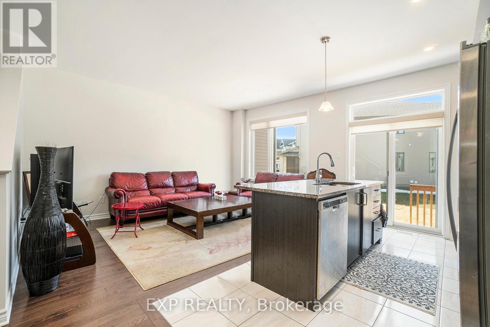 












715 MIIKANA ROAD

,
Ottawa,




Ontario
K1X0E5

