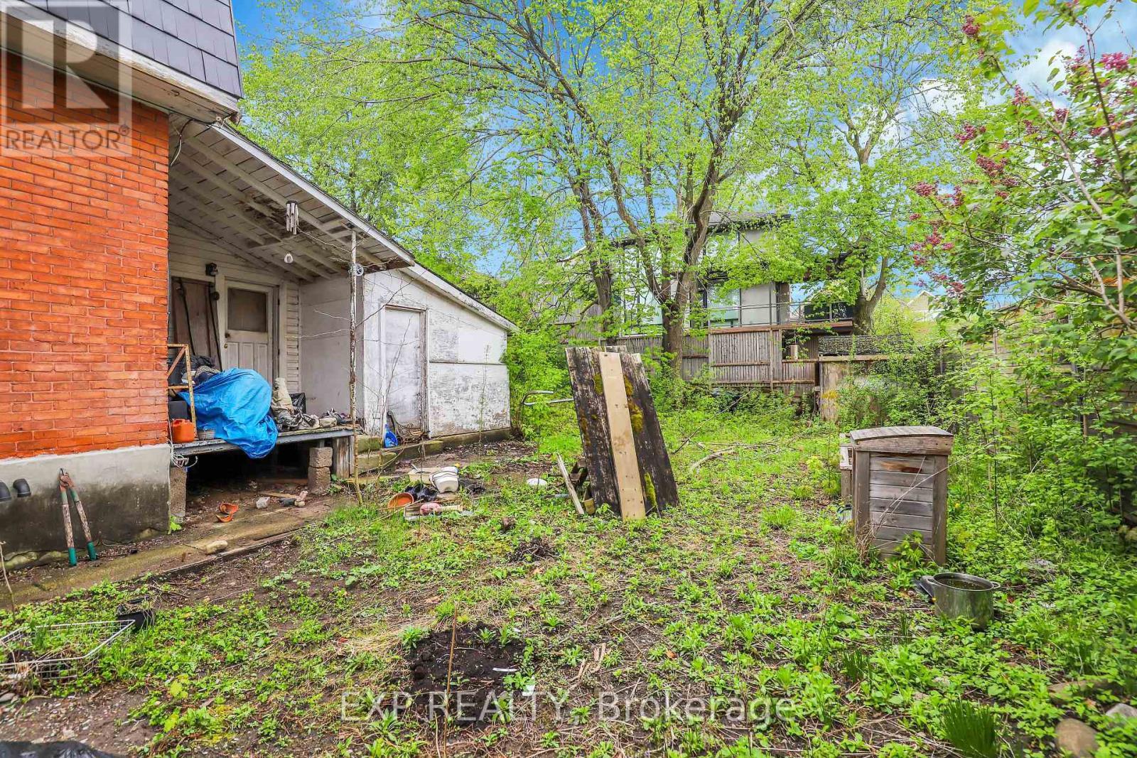 












272 CHURCHILL AVENUE N

,
Ottawa,




Ontario
K1Z5B6

