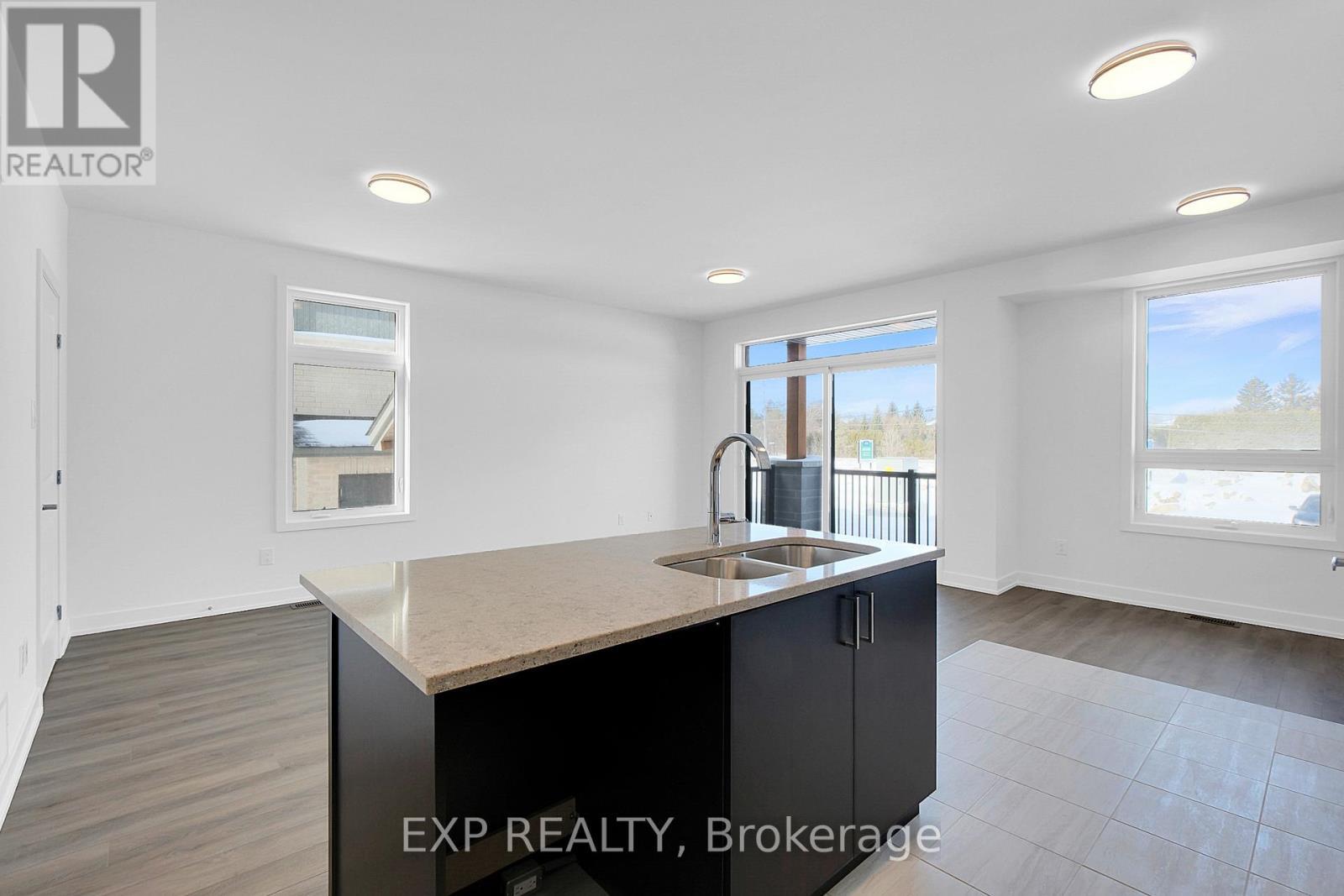 












815 SILHOUETTE

,
Ottawa,




Ontario
K2J4S3

