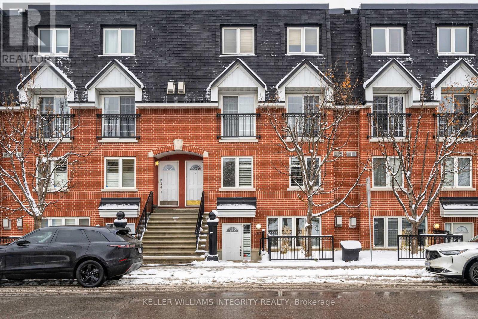 












245 CUMBERLAND STREET

,
Ottawa,




Ontario
K1N8W6

