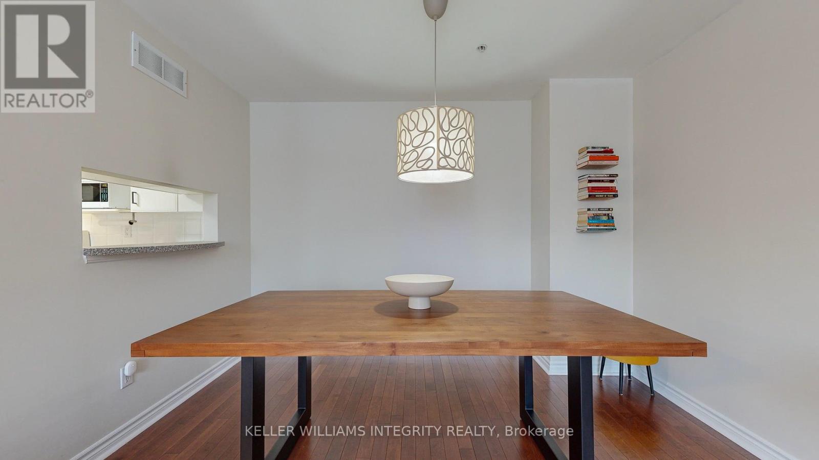 












245 CUMBERLAND STREET

,
Ottawa,




Ontario
K1N8W6

