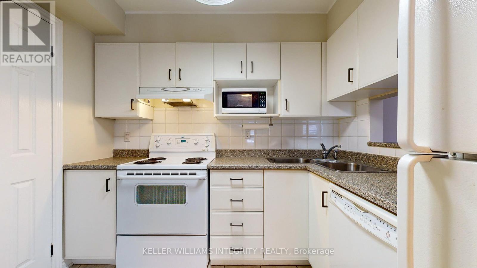 












245 CUMBERLAND STREET

,
Ottawa,




Ontario
K1N8W6

