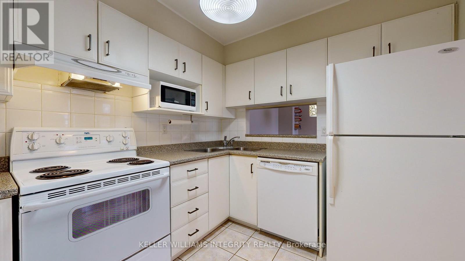 












245 CUMBERLAND STREET

,
Ottawa,




Ontario
K1N8W6

