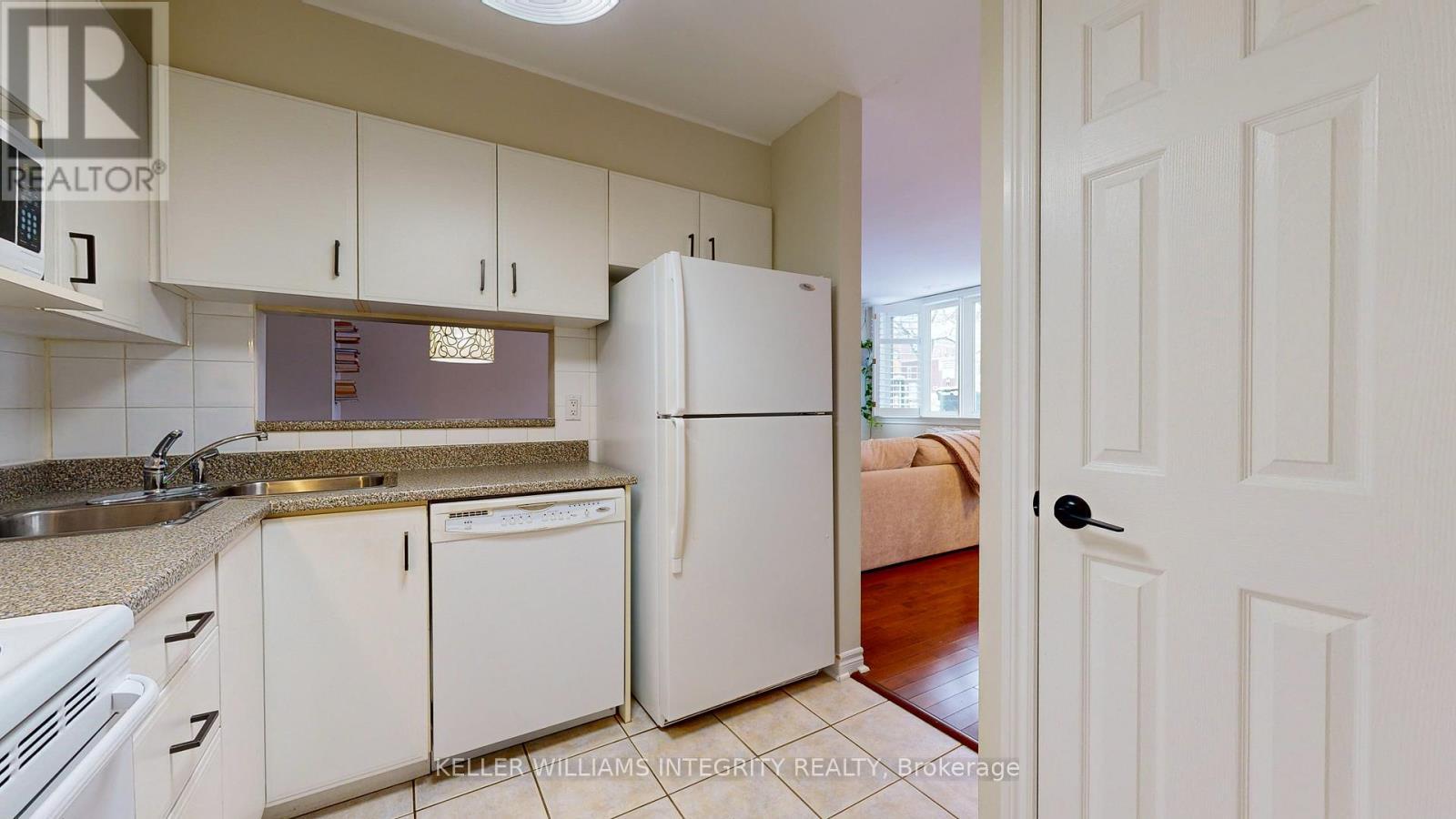 












245 CUMBERLAND STREET

,
Ottawa,




Ontario
K1N8W6

