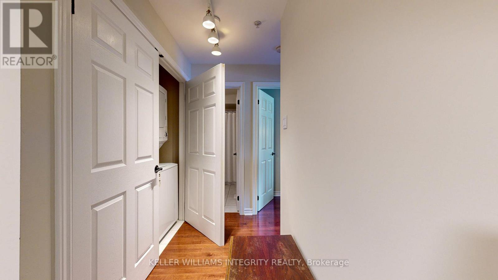 












245 CUMBERLAND STREET

,
Ottawa,




Ontario
K1N8W6

